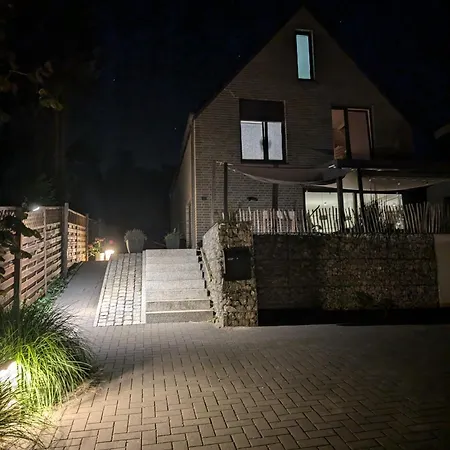 Holiday home Architektenhaus Mit Spielplatz, Sauna & Pool Am Wald Nahe Hamburg *